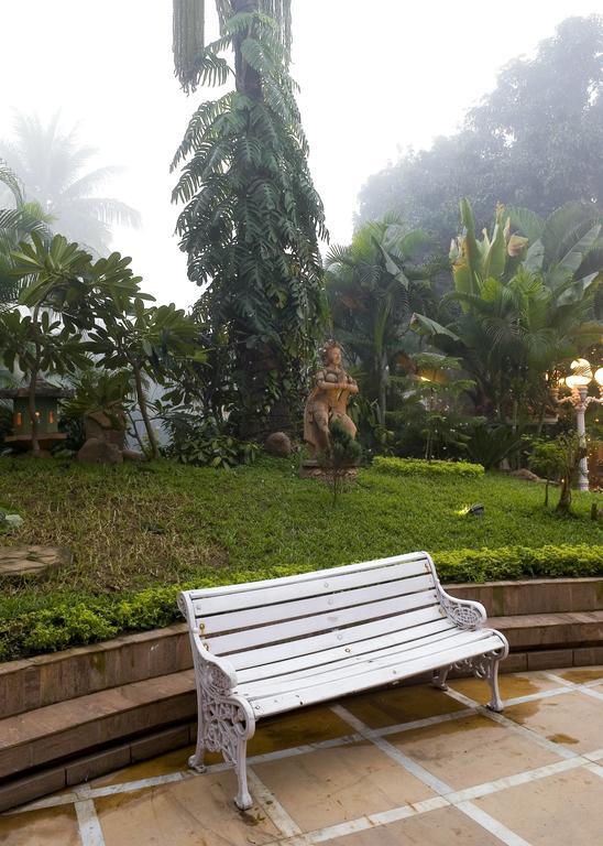 Mayfair Rourkela Bagian luar foto