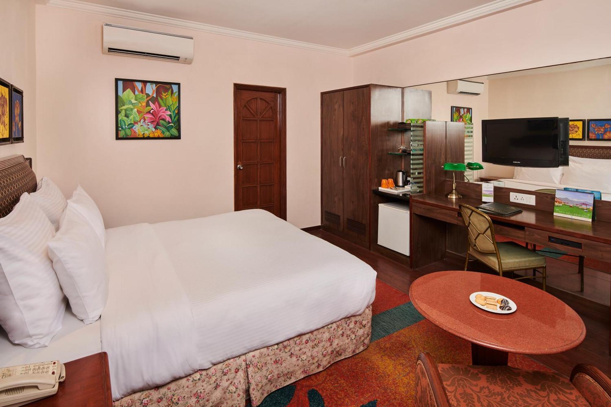 Mayfair Rourkela Bagian luar foto
